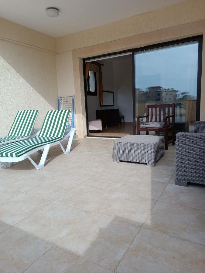 Pool Side 2 Bedroom Queens Gardens Complex Paphos Exterior foto