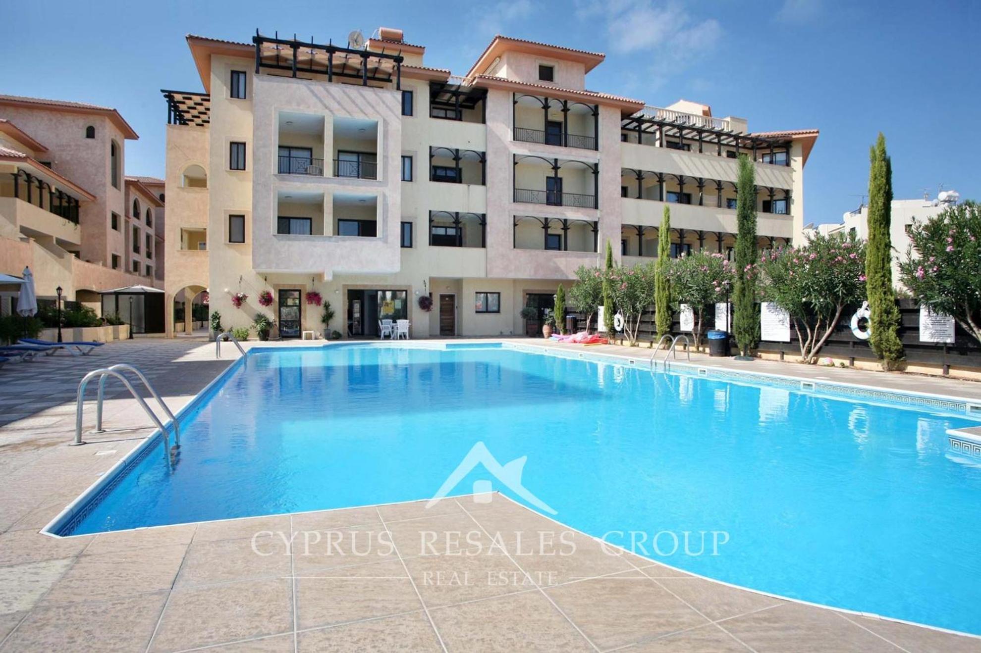 Pool Side 2 Bedroom Queens Gardens Complex Paphos Exterior foto