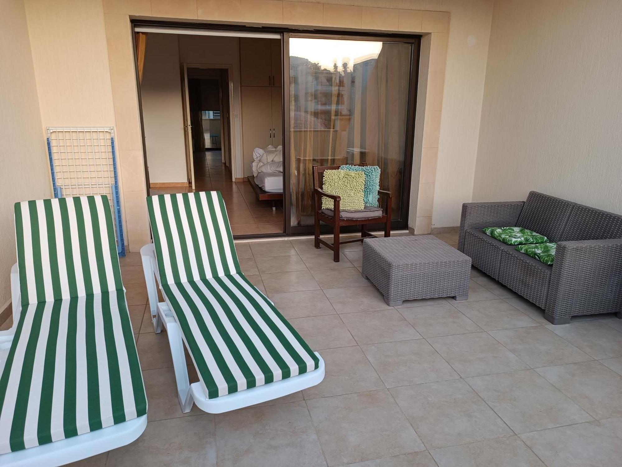 Pool Side 2 Bedroom Queens Gardens Complex Paphos Exterior foto