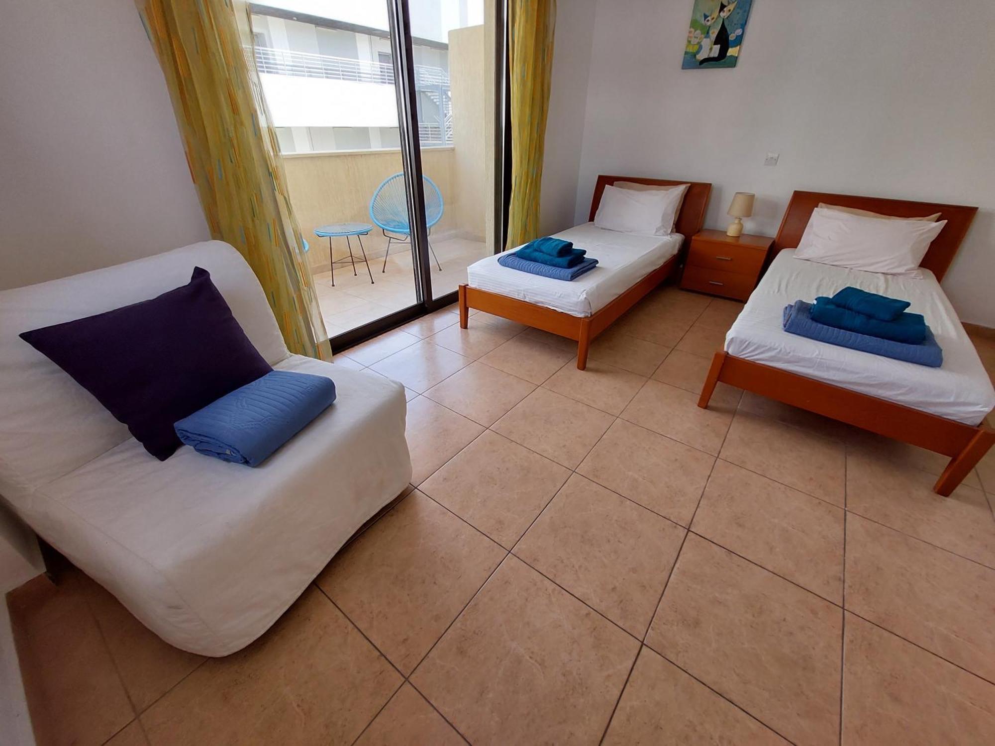 Pool Side 2 Bedroom Queens Gardens Complex Paphos Exterior foto