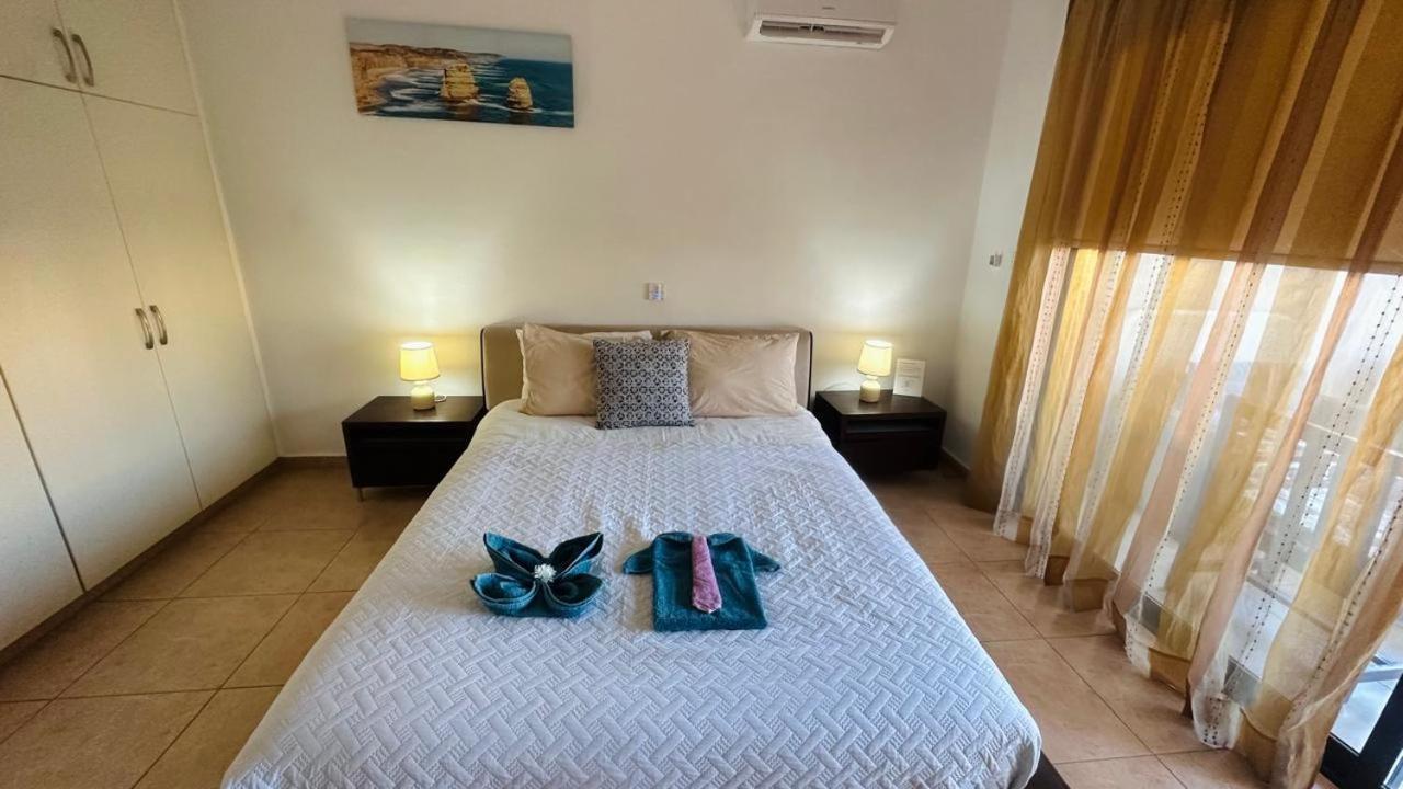 Pool Side 2 Bedroom Queens Gardens Complex Paphos Exterior foto