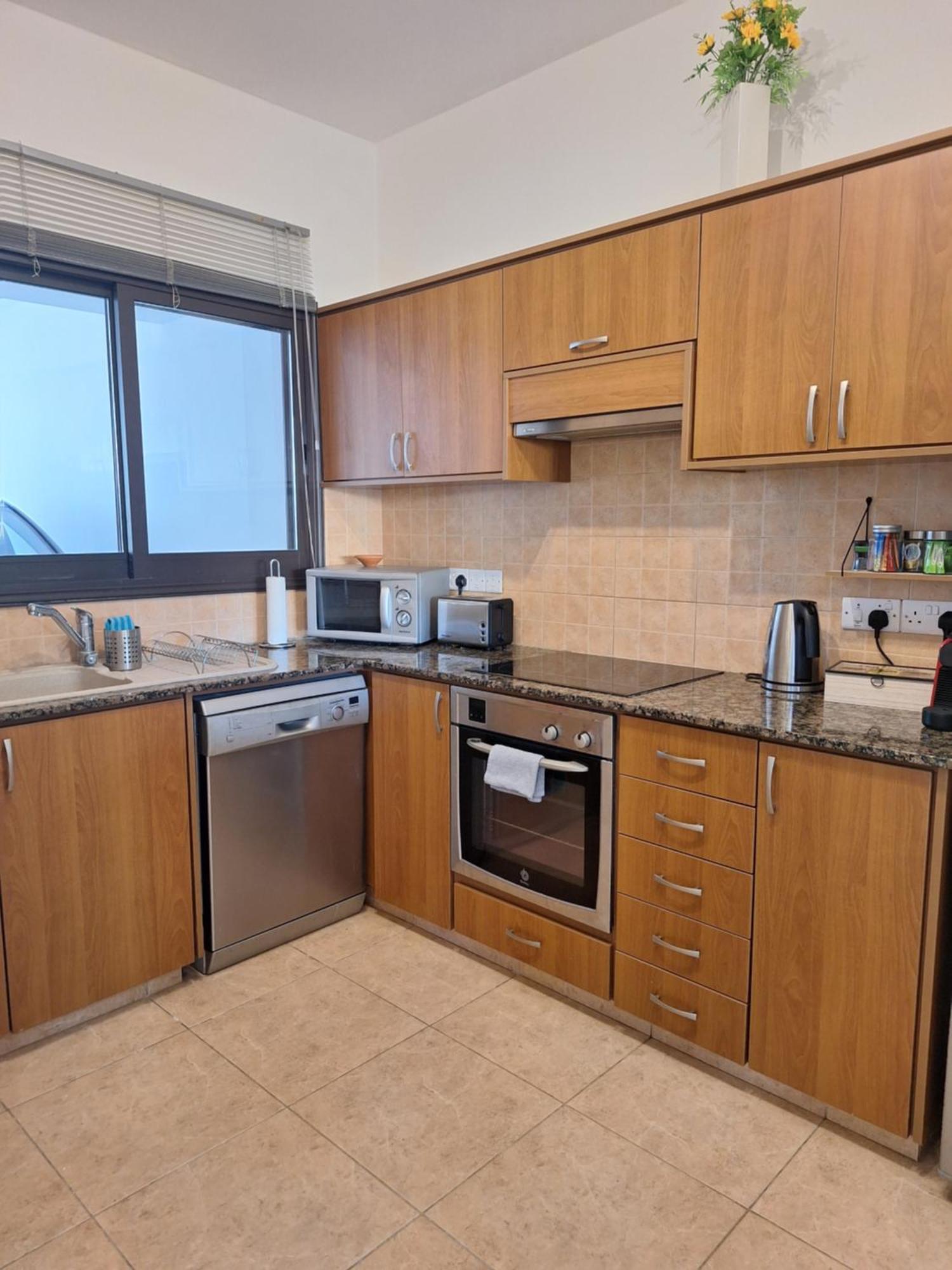 Pool Side 2 Bedroom Queens Gardens Complex Paphos Exterior foto